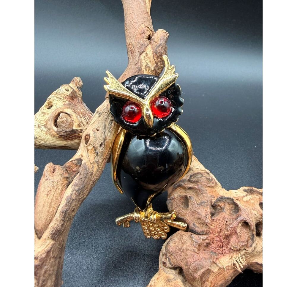 Vintage Gold Tone Black Enameling Owl Brooch W/Vibrant Red Cabochon Eyes